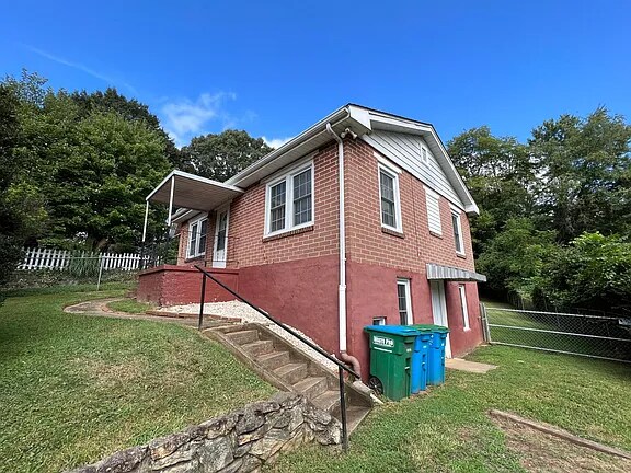 Building Photo - 597 Emma Rd