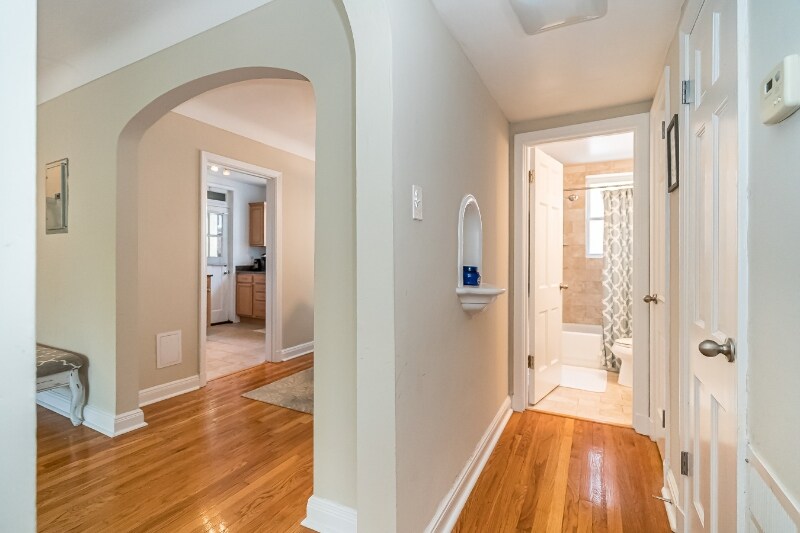 Building Photo - 7506 Cromwell Dr