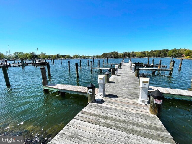 Building Photo - 634 Oyster Bay Pl