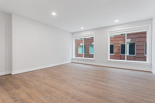 Building Photo - 635 Slaters Ln