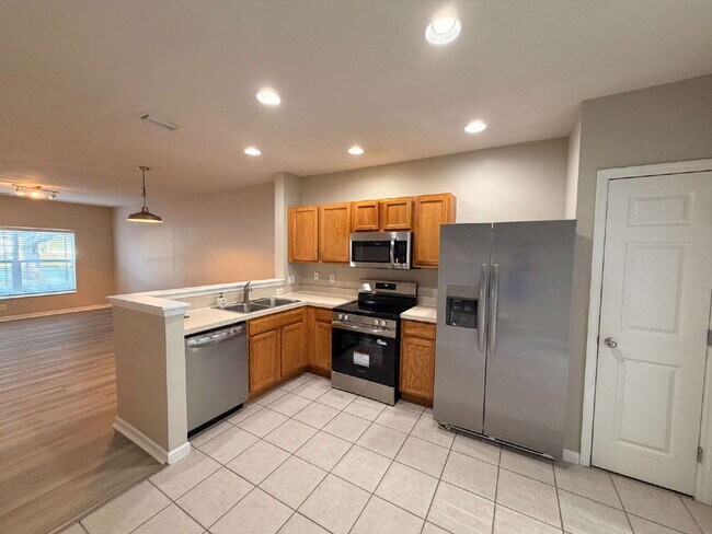 Building Photo - NEWLY UPGRADED 2BD/2.5 BATH TOWNHOME IN THE EXCLUSIVE WYNCHASE COMMUNITY!!
