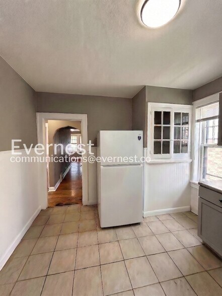 Building Photo - 5932 Floy Ave