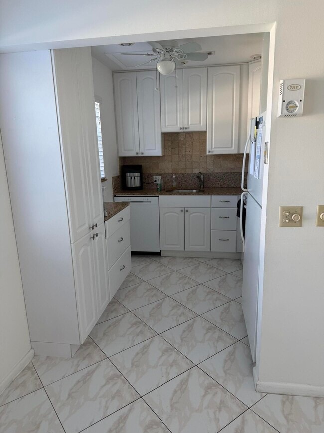 Building Photo - 332 Mansfield G