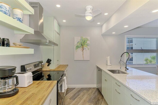 Building Photo - 2400 N Beach Rd