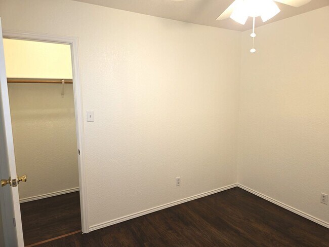 Building Photo - 1600 Hollow Tree Blvd
