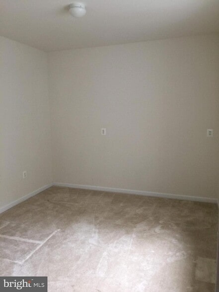 Building Photo - 43165 Barnstead Dr