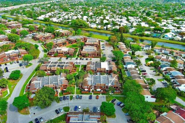 Building Photo - 6614 SW 114th Pl