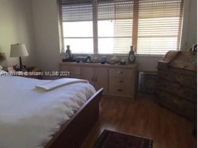 Building Photo - 9455 Bay Harbor Terrace