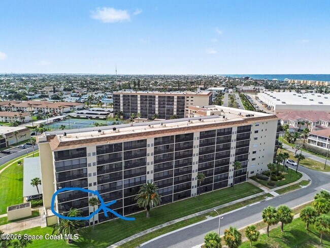 Building Photo - 520 Palm Springs Blvd