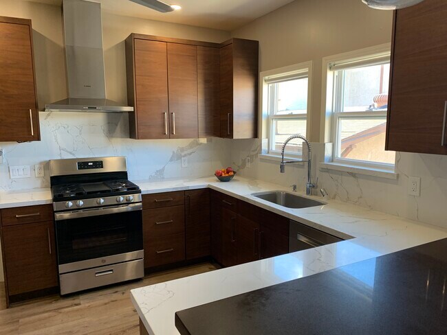 Kitchen - 5495 Fairfax Ave