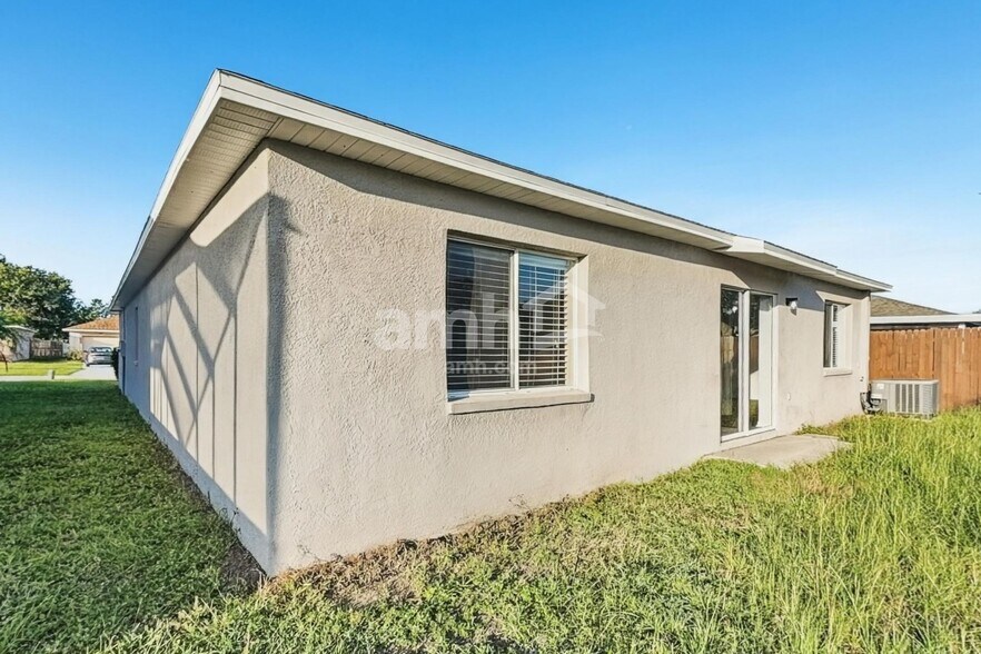 Building Photo - 11806 Brenford Crest Dr