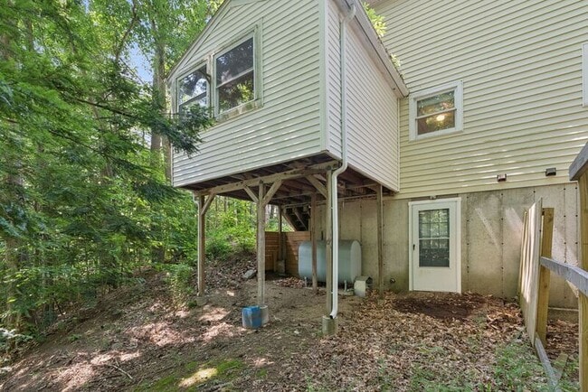 Building Photo - 5 Woodvale Ct