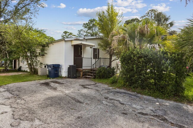 Building Photo - 2979 Suni Pines Dr