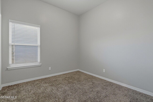 Building Photo - 15033 Imagine Dr