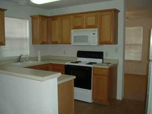 Building Photo - 154 Shady Bluff Dr