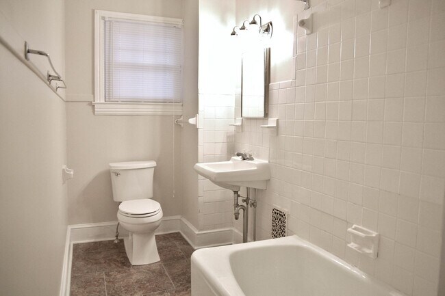 Building Photo - 418-420 Market Street