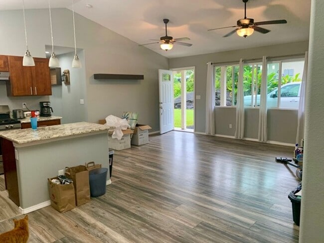 Building Photo - Charming 3BR / 2BA Home in Hawaiian Paradise Park