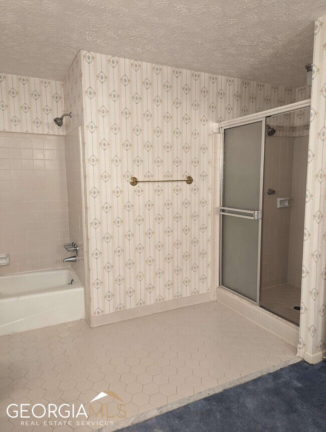 Building Photo - 1651 Howell Highlands Pl