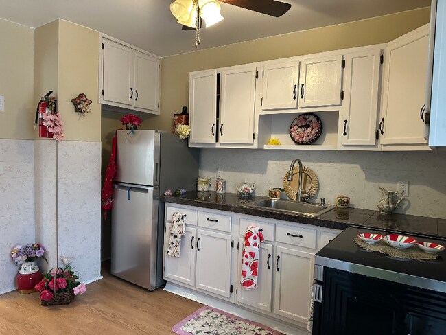 Building Photo - 269 N 1st Ave