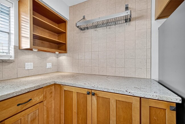 Building Photo - 2107 Briargreen Dr