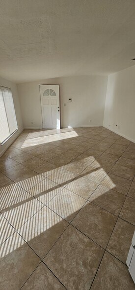 Building Photo - 1944 Adams St