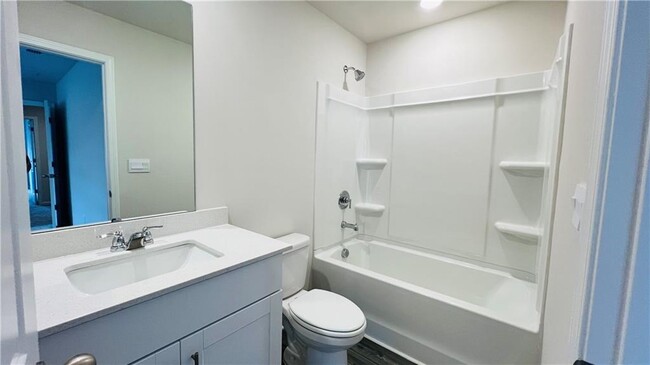 Building Photo - 6056 Hickory Crk Ct