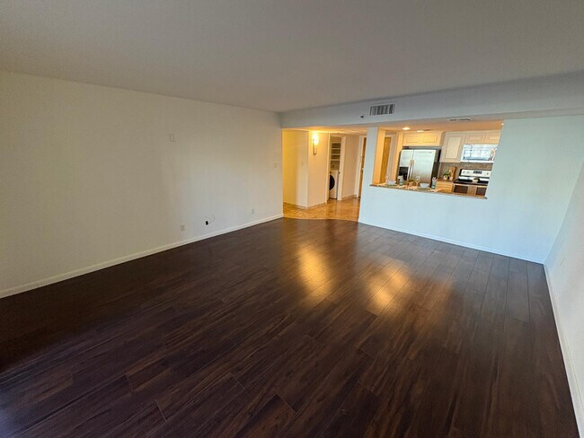 Building Photo - 7850 E Camelback Rd