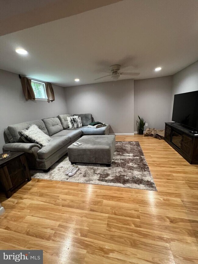 Building Photo - 45554 Fore Edwards Ct