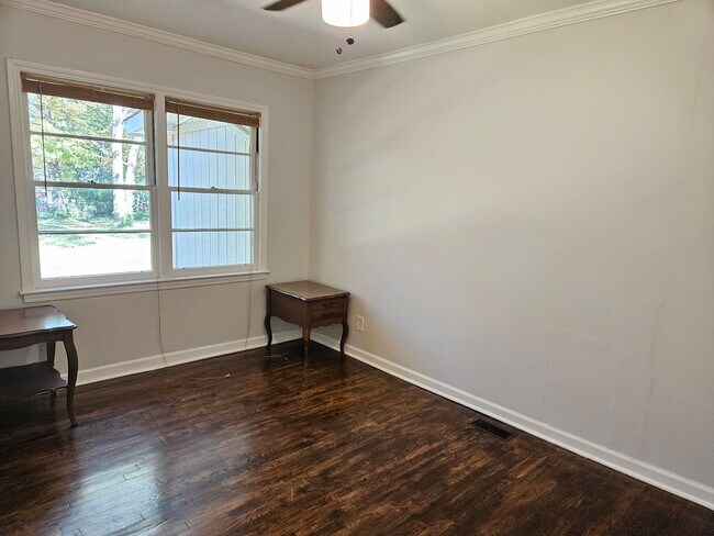 Building Photo - Nice 3 bed 1 bath home located in Marietta minutes from I-75