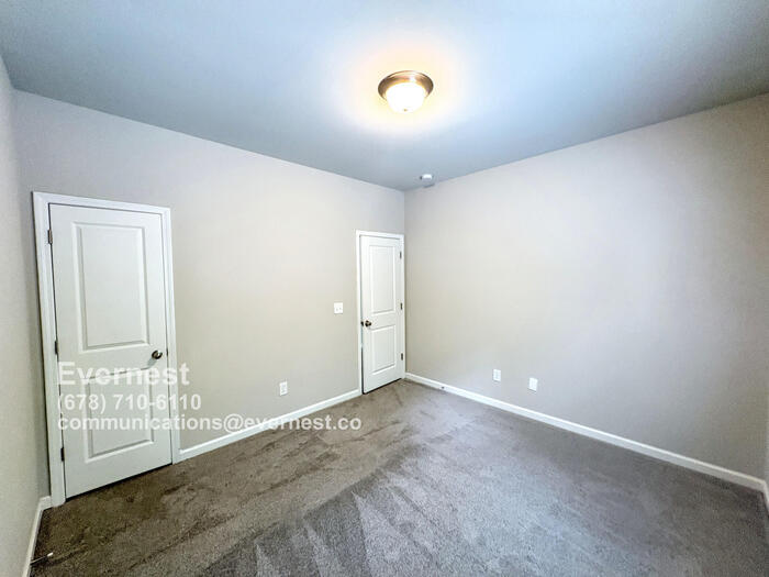 Building Photo - 144 Charolais Dr