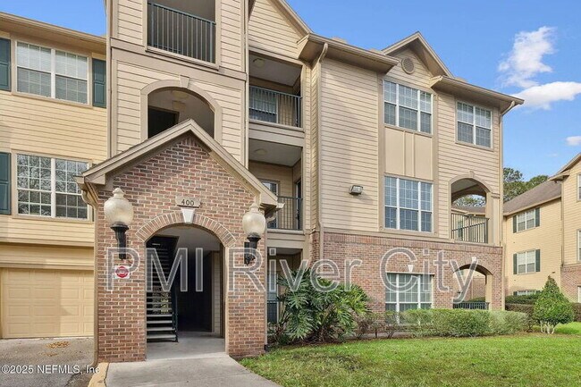 Primary Photo - 7800 Point Meadows Dr