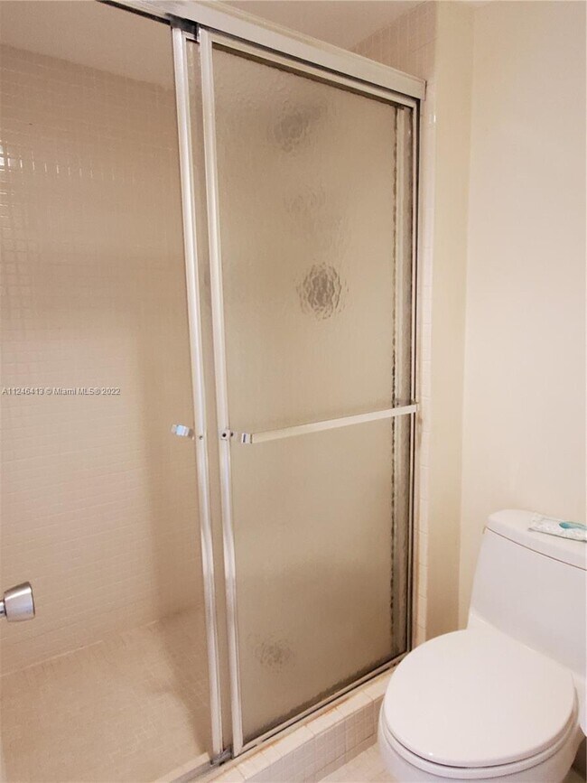 Building Photo - 20515 E Country Club Dr  841 Aventura Fl 3...