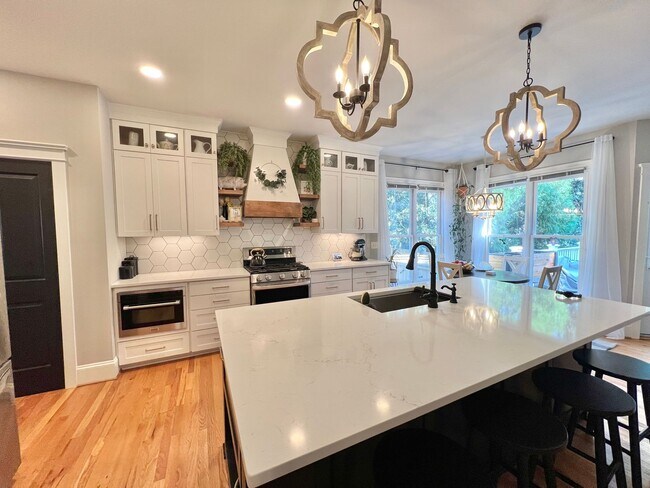 Building Photo - Gorgeous Custom Built 4BD, 3BA Holly Springs Home with Home Gym Setup and Fenced In Yard