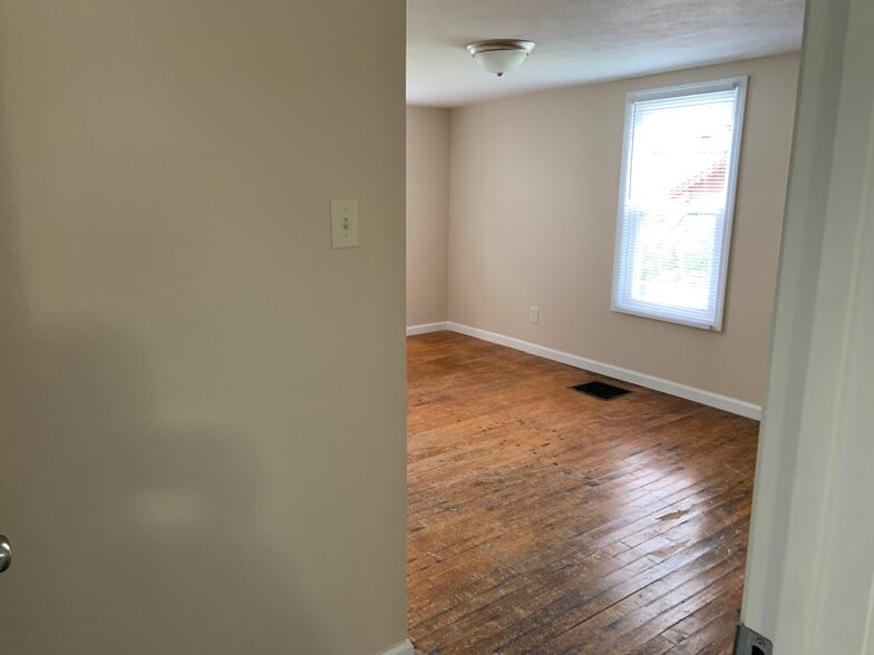 Bedroom 3 - 1312 S Lincoln St