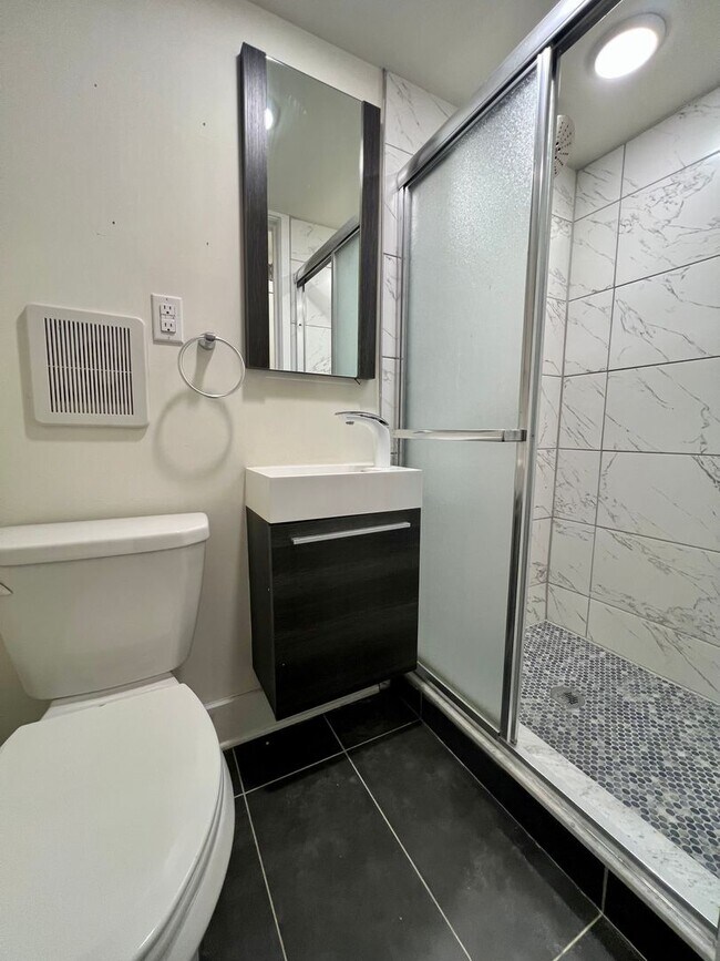 Building Photo - 1706 Arlington St