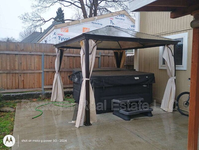 Building Photo - 3512 E 32nd Ave