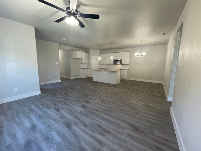 Building Photo - Townhome in Cooper School District!