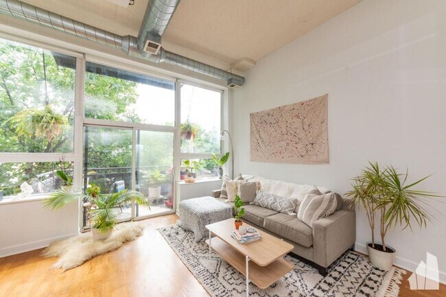 Building Photo - 1 bedroom in Chicago IL 60641