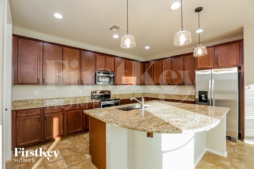 Building Photo - 7756 W Glass Ln