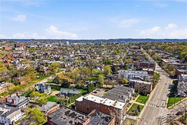 Building Photo - 5133 Fifth Ave