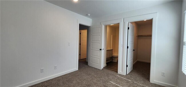 Building Photo - 871 Boardwalk Ave