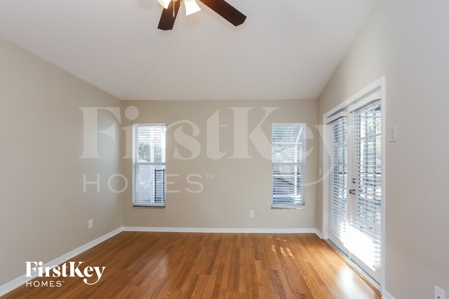 Building Photo - 9836 Laurel Ledge Dr