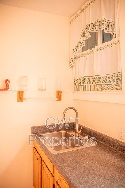 Building Photo - 321 Ivy St