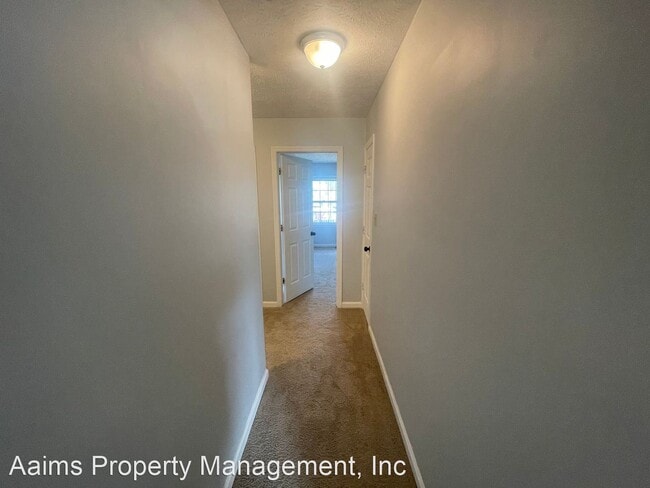 Building Photo - 2 br, 2.5 bath House - 2625 Edmonton Road