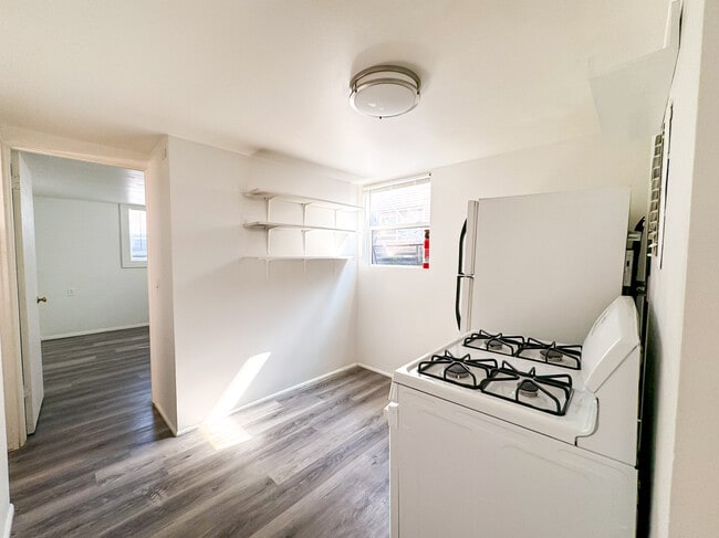 Building Photo - 775 E 820 N