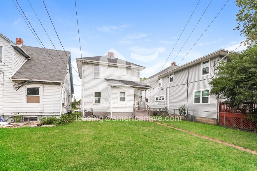 Building Photo - 724 Kammer Ave