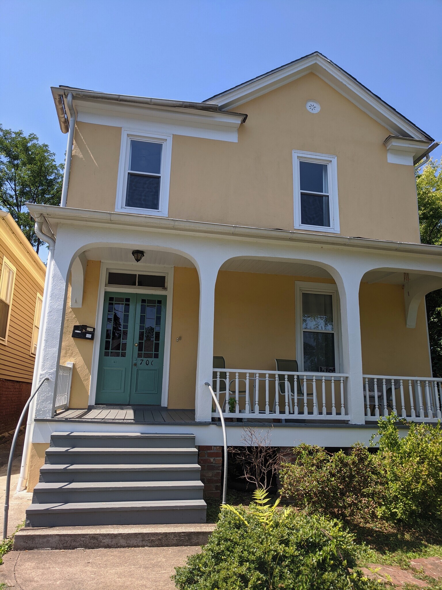 front - 700 Hinton Ave