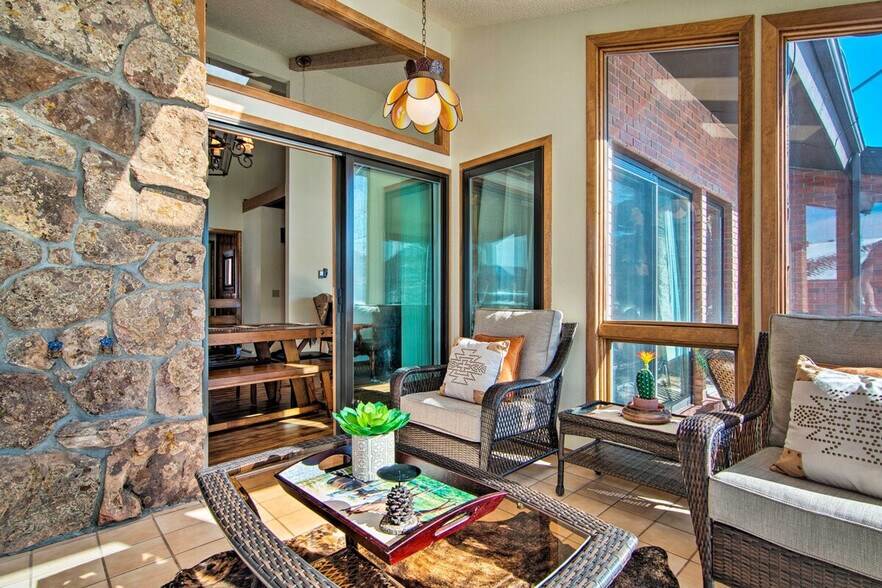 Building Photo - 1740 High Pine Dr