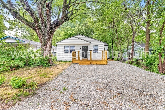 Building Photo - Stylish 3-Bed, 2-Bath Home Minutes from Do...