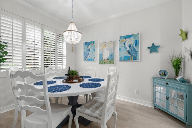 Building Photo - Tarpon Cove condo - close to the beach. Yacht club membership is available.